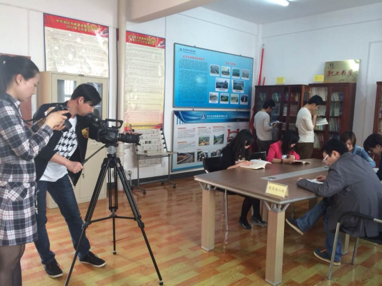 ���λᡤ(j9)�ٷ���վ-������Ϸ��һƷ��