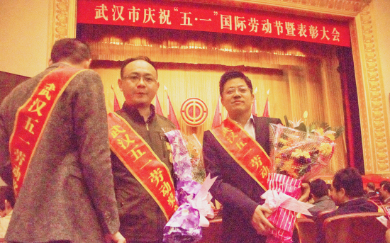 ���λᡤ(j9)�ٷ���վ-������Ϸ��һƷ��