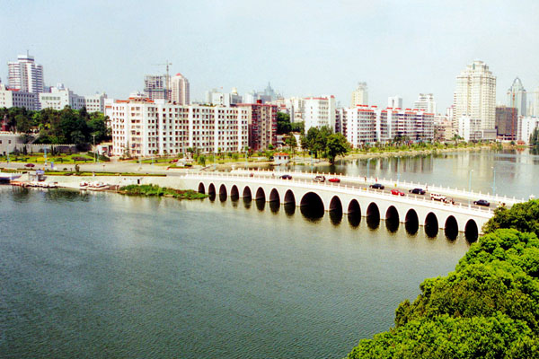 ���λᡤ(j9)�ٷ���վ-������Ϸ��һƷ��